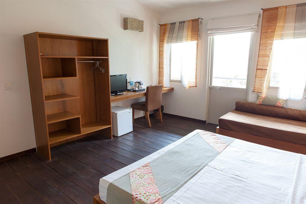 Hotel The 252 Phnom Penh Esterno foto