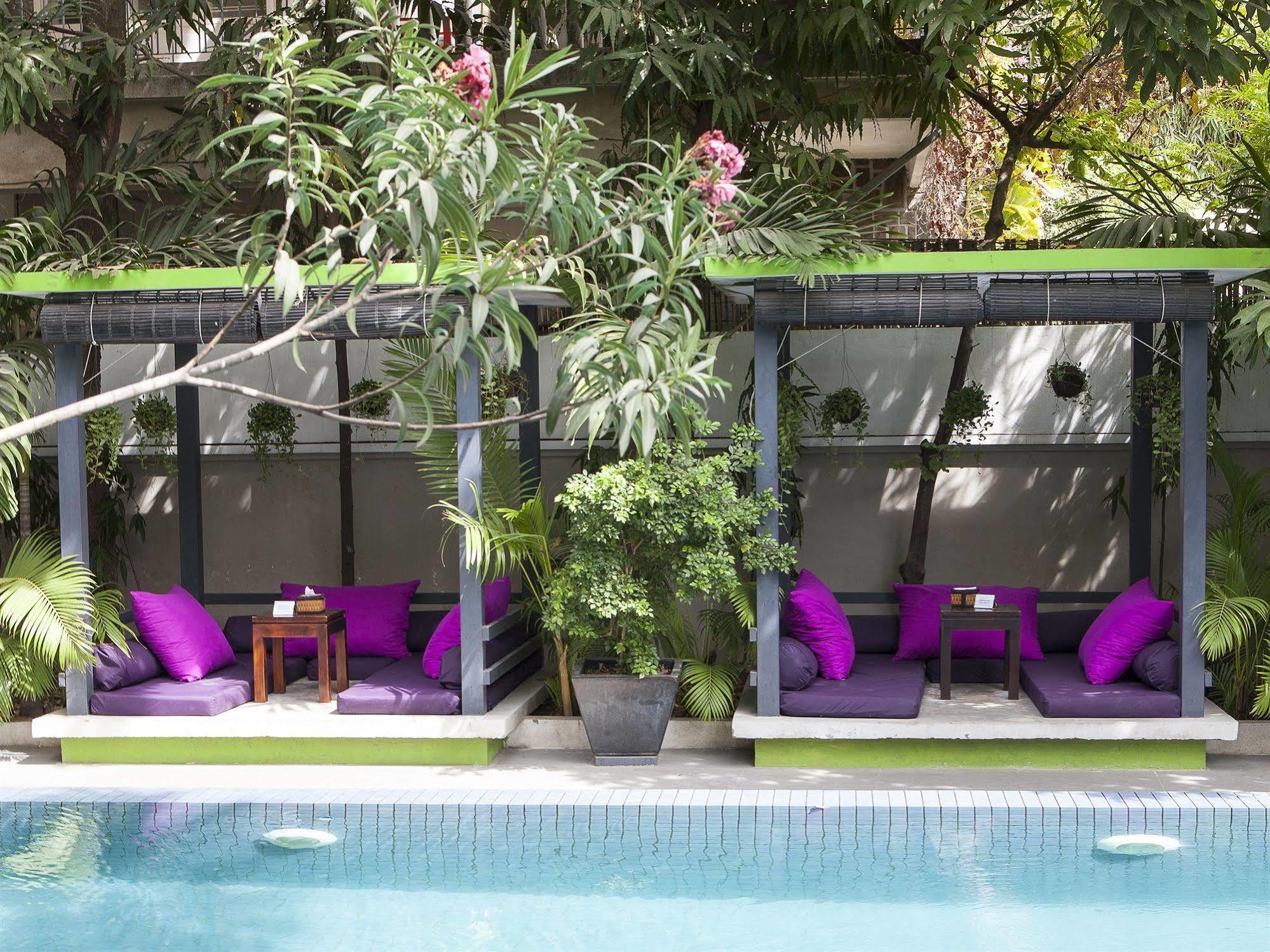 Hotel The 252 Phnom Penh Esterno foto