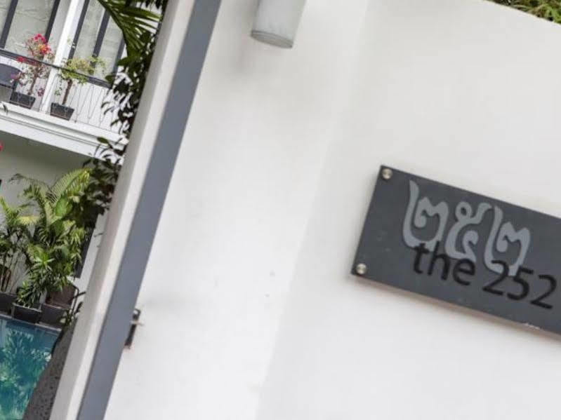 Hotel The 252 Phnom Penh Esterno foto