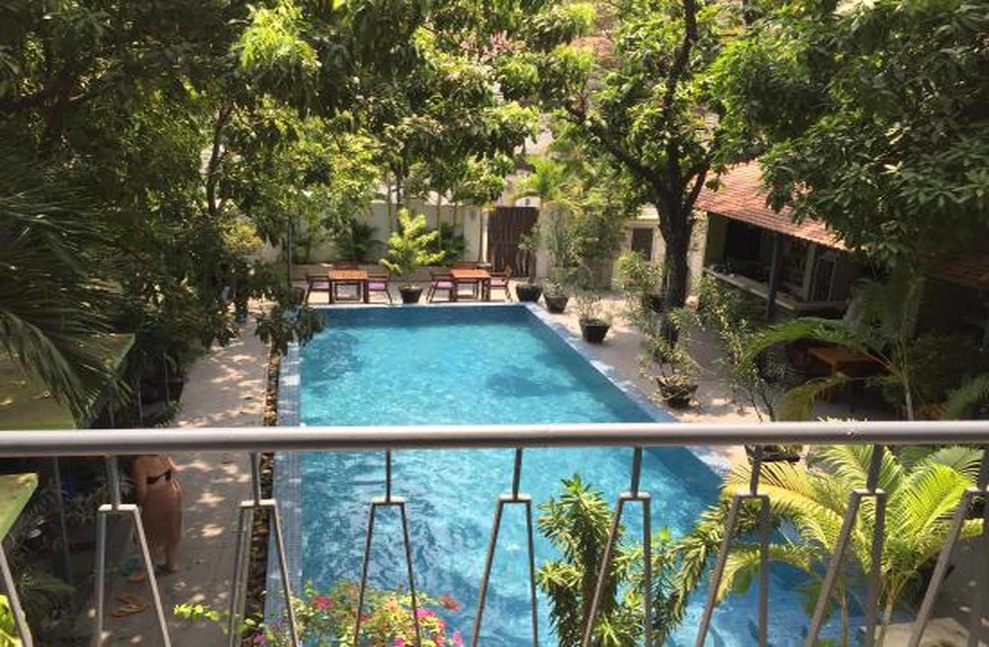 Hotel The 252 Phnom Penh Esterno foto