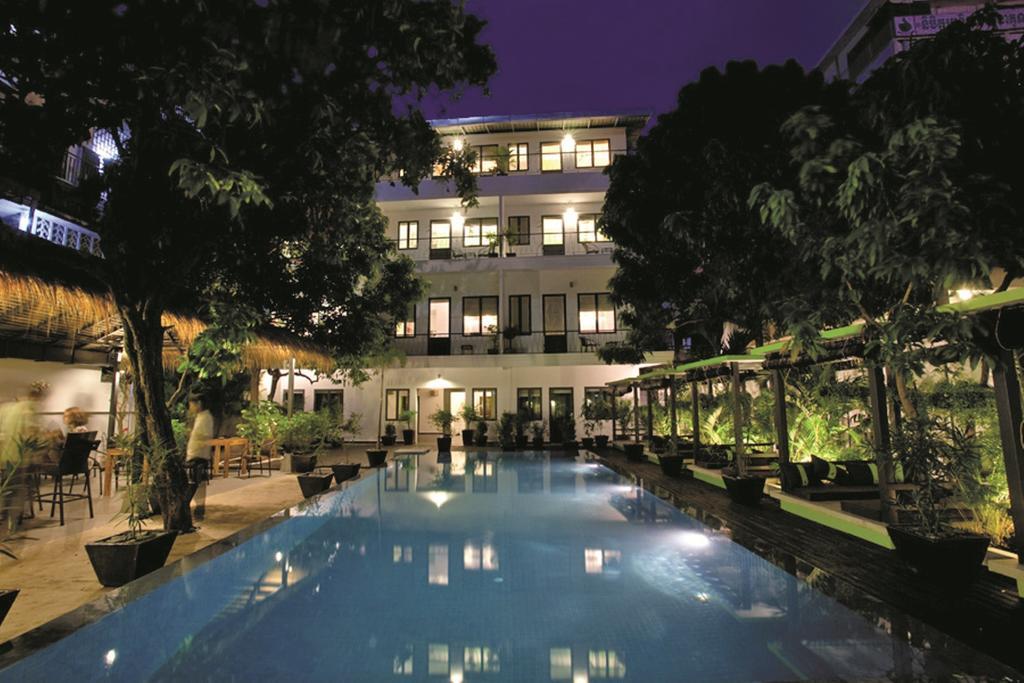 Hotel The 252 Phnom Penh Esterno foto